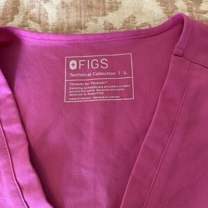 Figs Pink Scrub Top And Joggers. Joggers Size Medium Top Size Large
